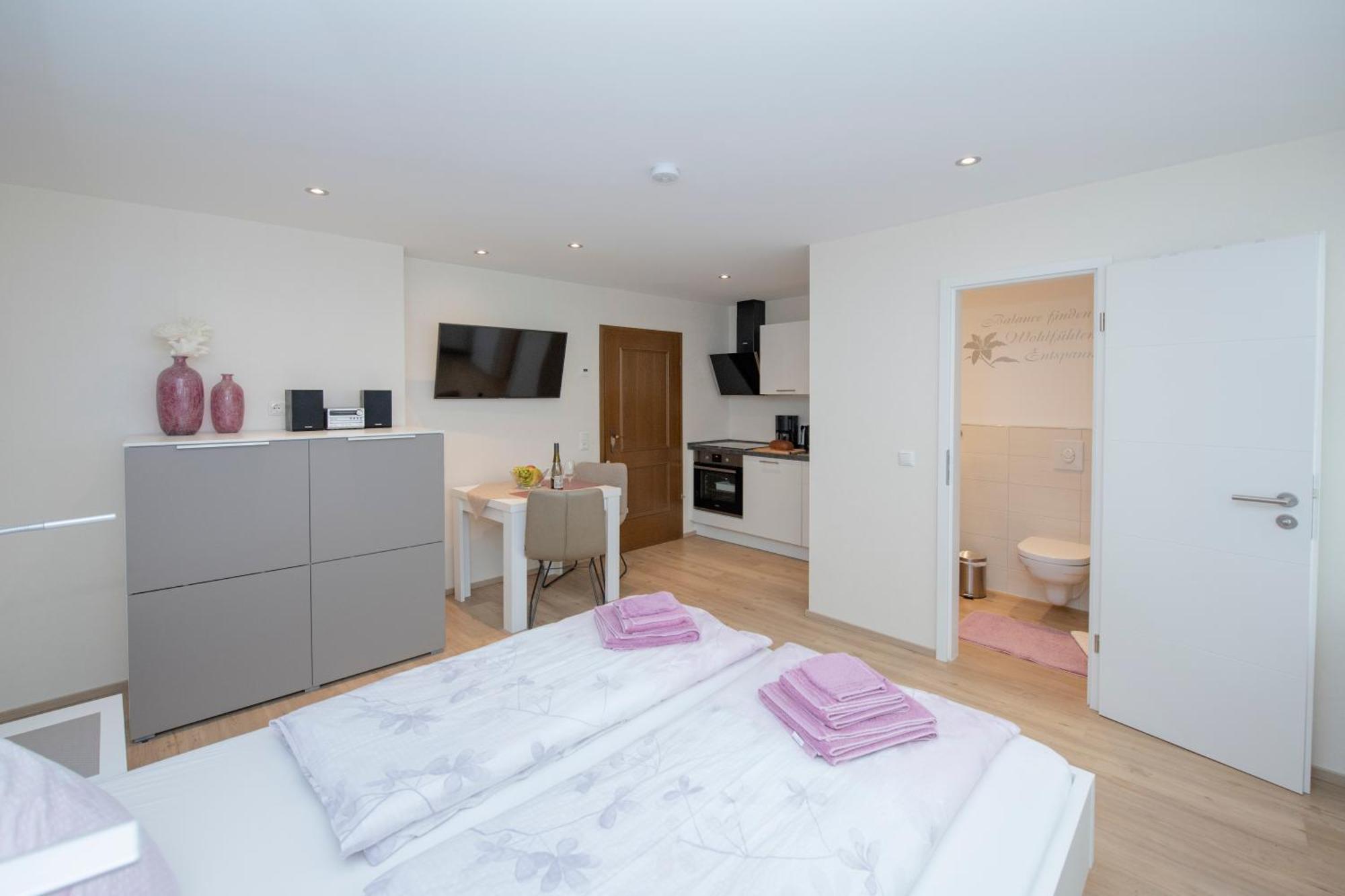 Studio Apartment Am Historischen Matthiasturm Neef Екстер'єр фото